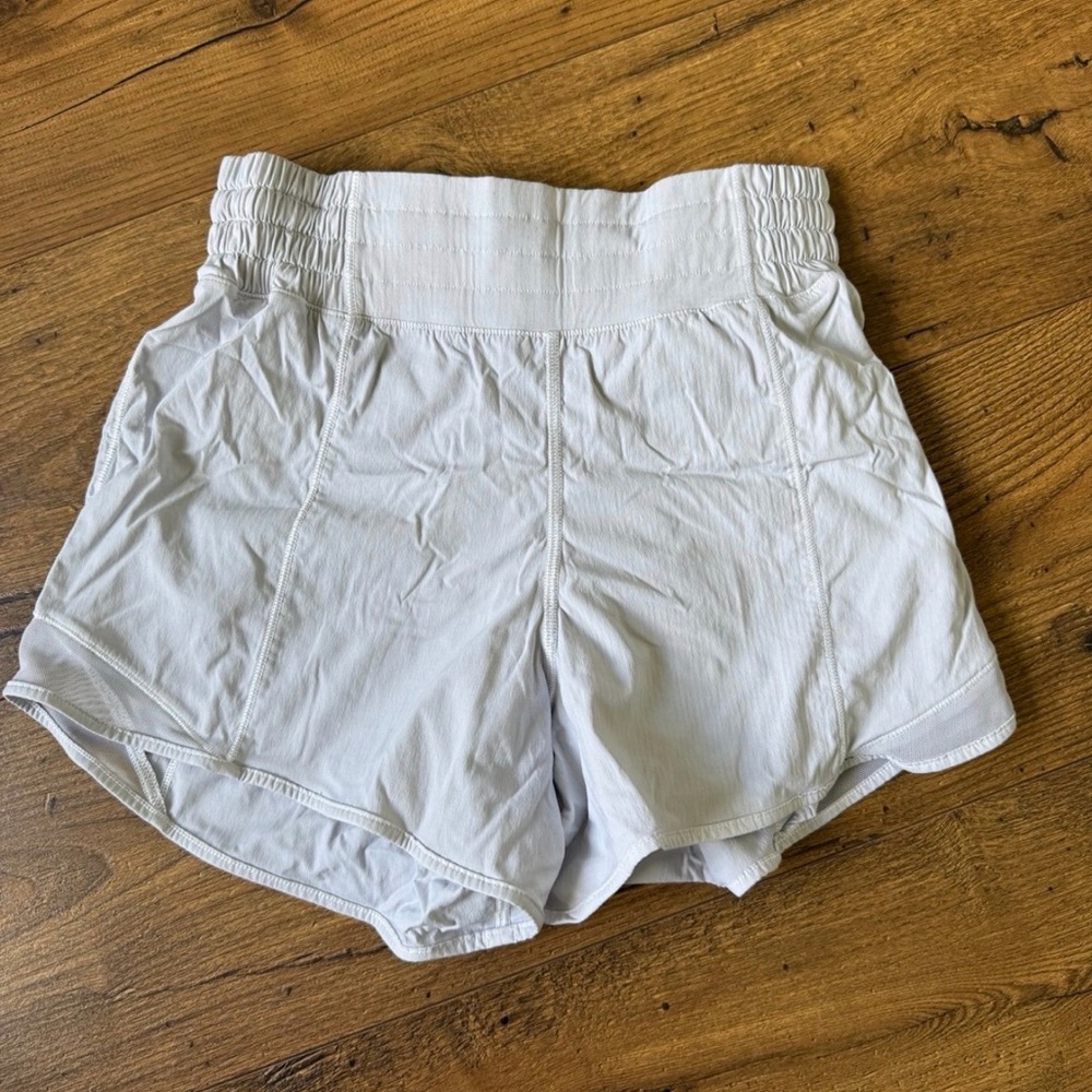 White Lululemon Hotty Hots High Rise 4”